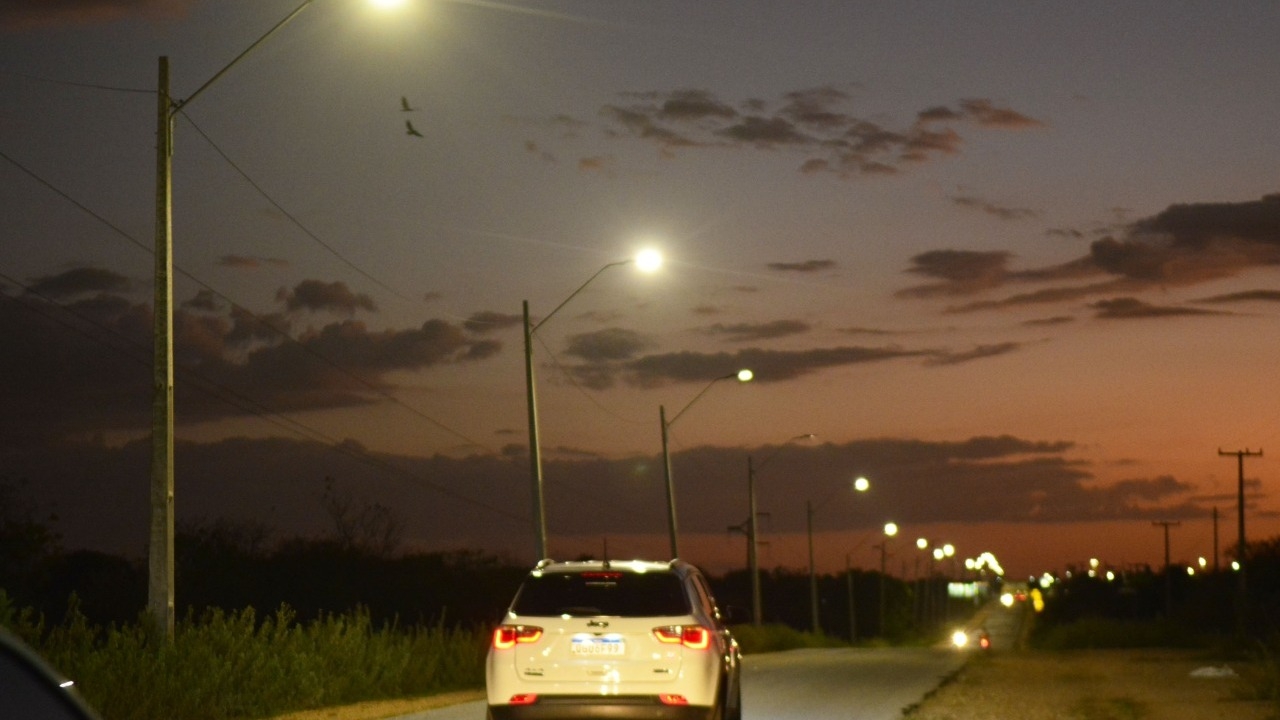 "É uma obra que, infelizmente, o Governo do Estado nunca executou", diz Allyson ao entregar iluminação na RN-117
