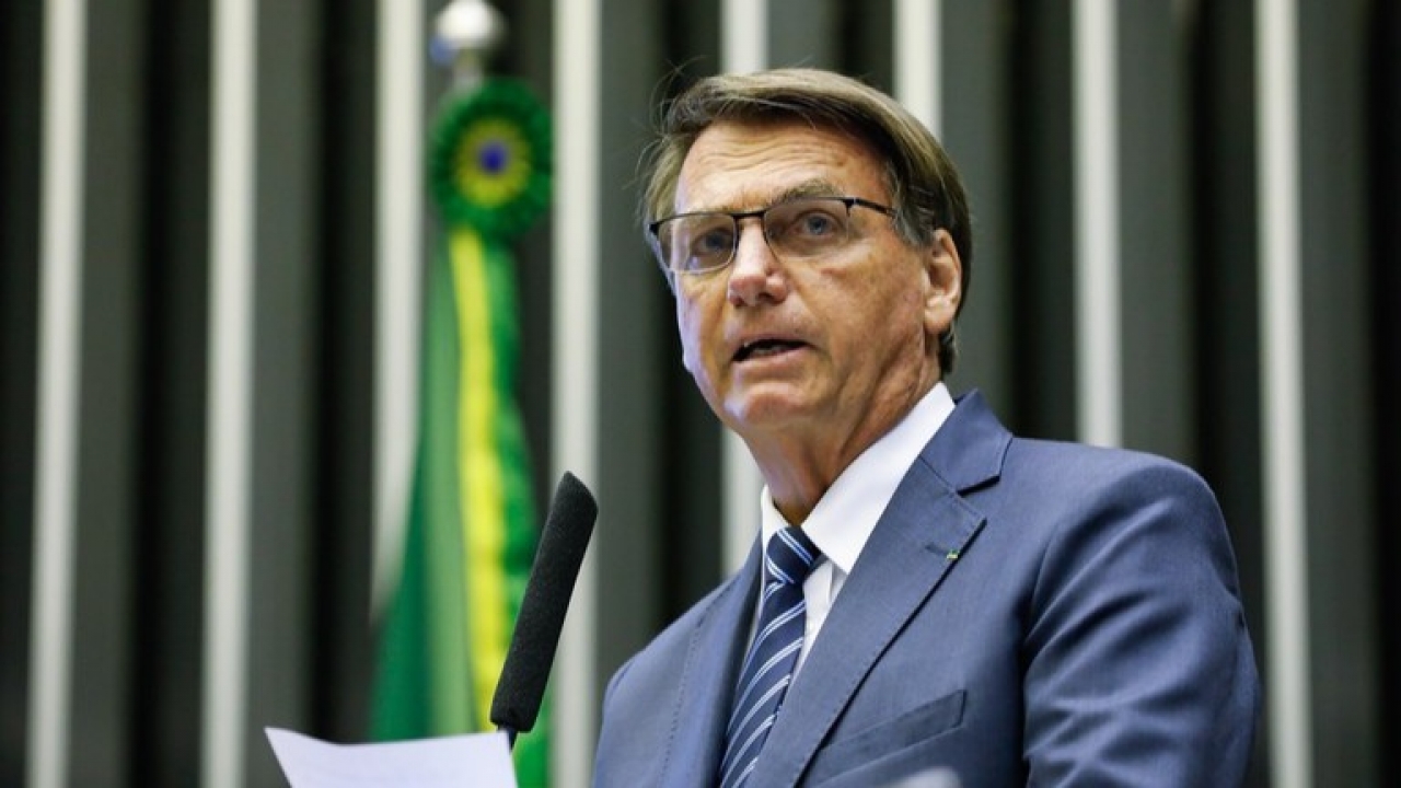 De forma espontânea, Bolsonaro envia extratos bancários ao STF