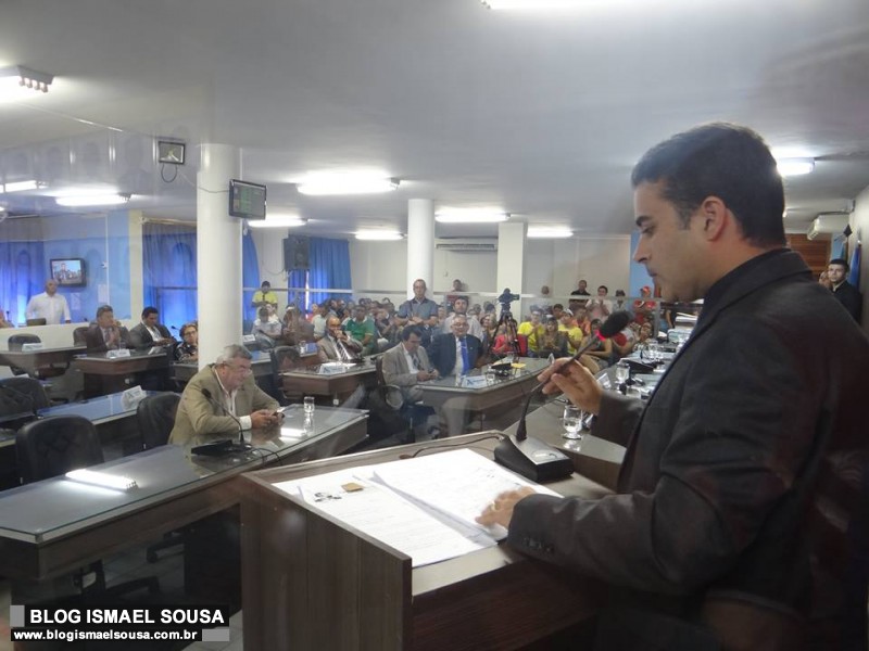 Prefeito esclarece denÃºncias em sessÃ£o da CÃ¢mara de MossorÃ³