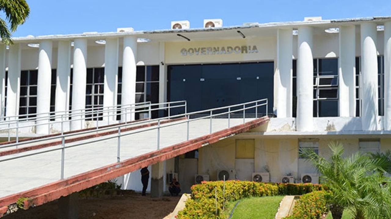 Governo do RN parcela 13º salário e gera insatisfação entre servidores