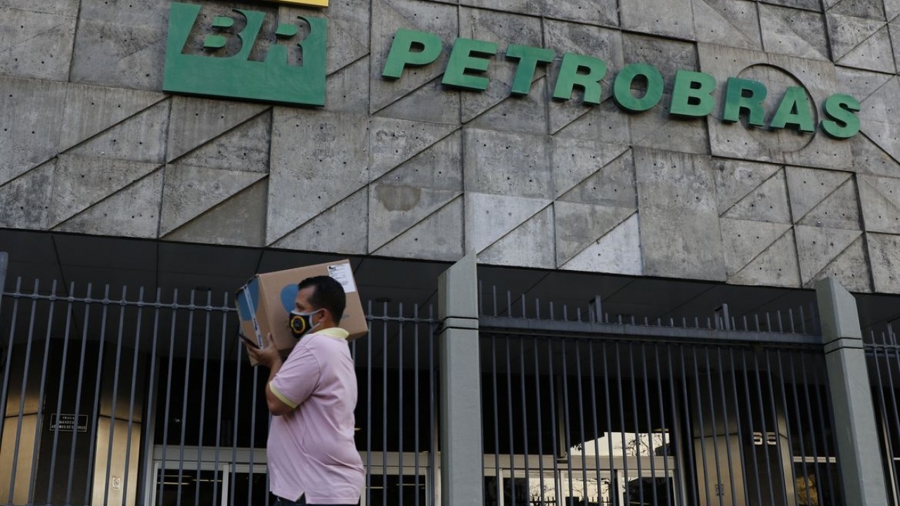 Massacre: Aumento do preço do diesel e gasolina vai ser culpa de Bolsonaro? 3R Petroleum ou de Rogério Marinho?