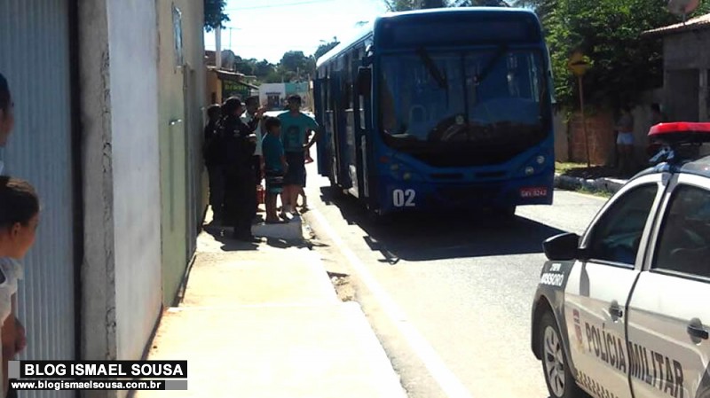 Bandidos tentam incendiar Ã´nibus da Cidade do Sol em MossorÃ³