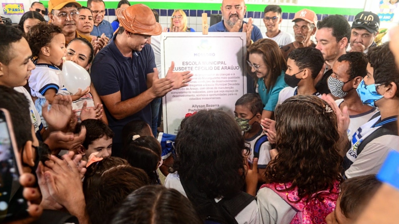 Prefeitura de Mossoró entrega escola totalmente revitalizada na comunidade Mulunguzinho