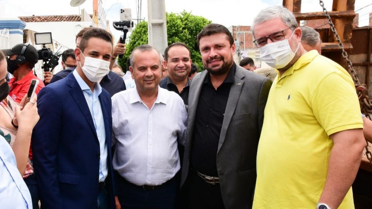 Empresários pedem a Rogerio Marinho duplicação da BR-304, iluminação e passarelas no contorno da cidade