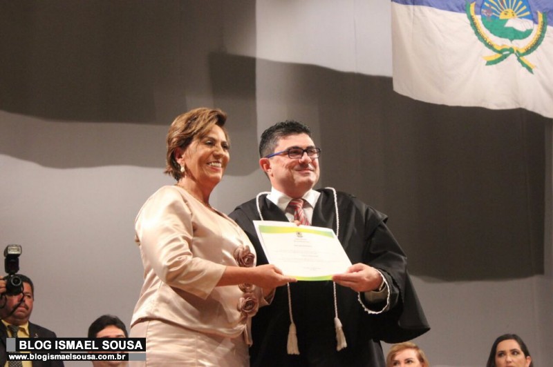 "Encaro o desafio como o mais decisivo da minha vida", afirma Rosalba durante diplomaÃ§Ã£o