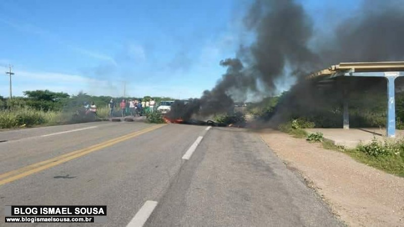 Caminhoneiros bloqueiam BR-110 e postos de MossorÃ³ podem ficar sem combustÃ­vel