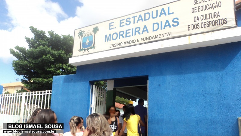 Dupla realiza arrastÃ£o na Escola Moreira Dias em MossorÃ³