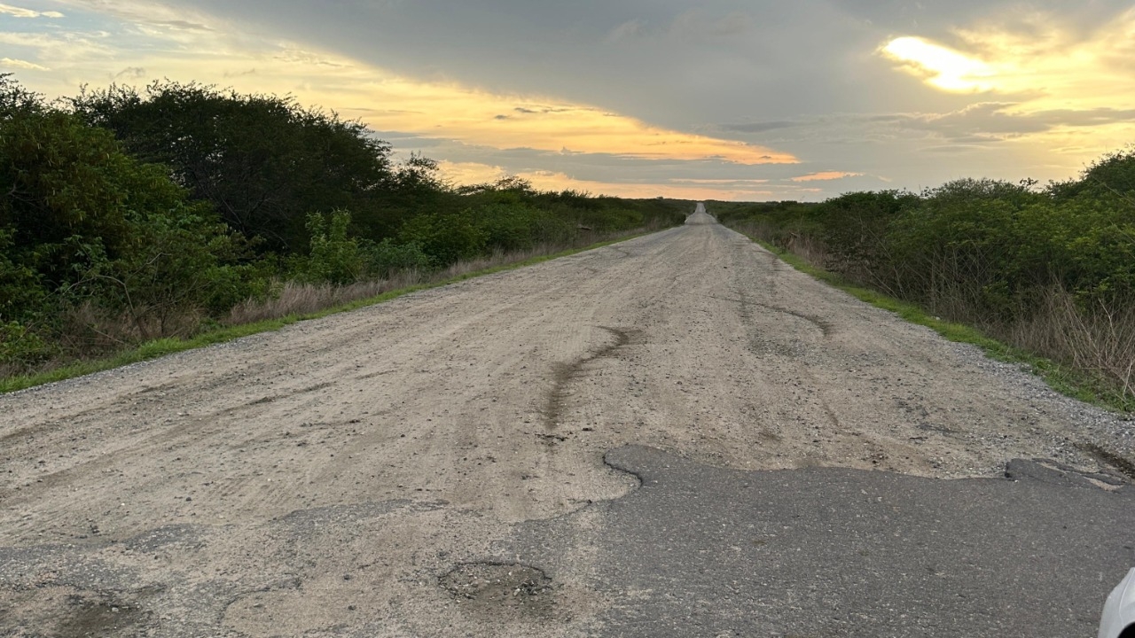 Girão denuncia abandono da Estrado do Melão, em Mossoró