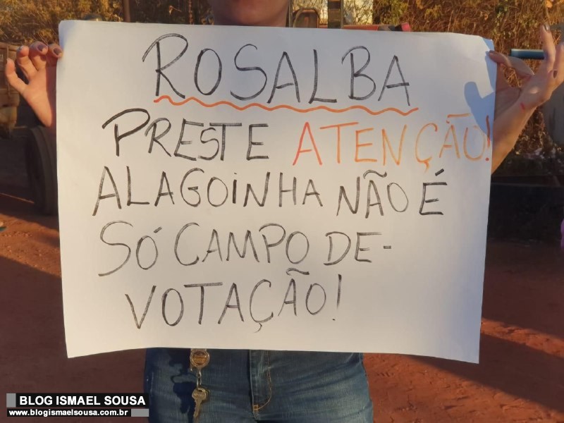 Moradores fazem protesto para cobrar da prefeitura construÃ§Ã£o da Estrada de Alagoinha 