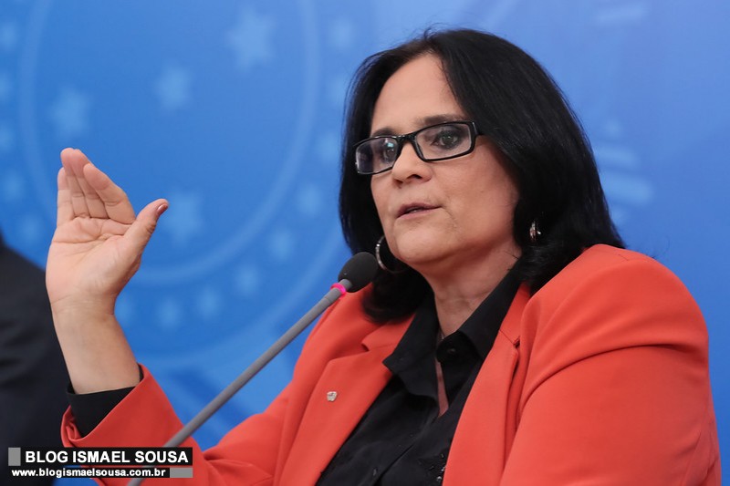 Ministra Damares Alves cumpre agenda em Mossoró