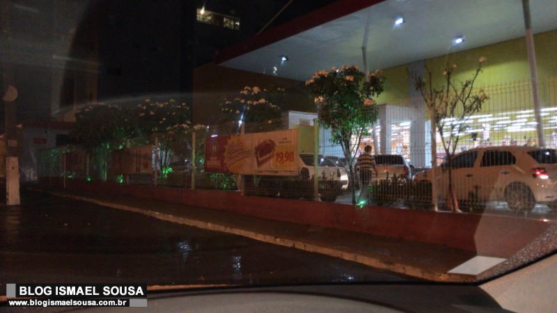 Queda de raio com incÃªndio em supermercado de MossorÃ³ nÃ£o passou de fakenews