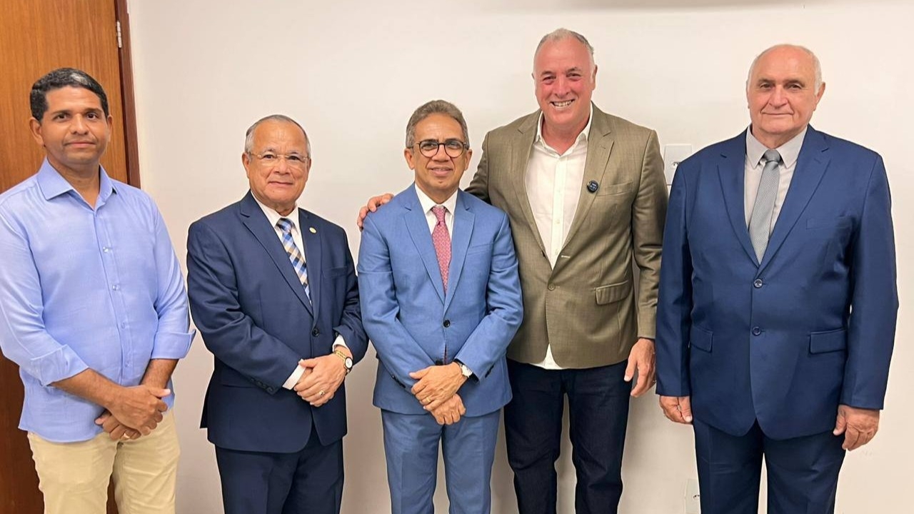Coronel Hélio participa da abertura do ano da Assembleia de Deus no RN ao lado de lideranças políticas