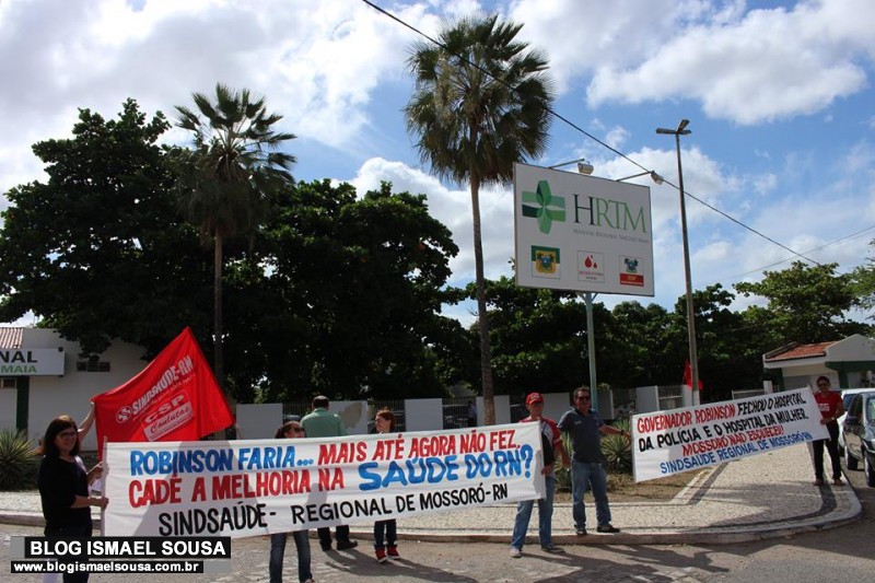 Robinson Faria Ã© recepcionado no Hospital TarcÃ­sio Maia com protesto