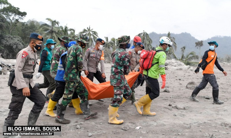 Sobe para 34 número de mortos após erupção de vulcão na Indonésia