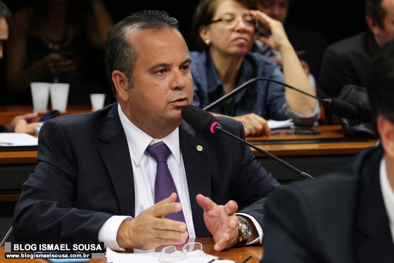 PEC 241 provoca terror entre maus administradores e fere modo PT de governar, diz RogÃ©rio