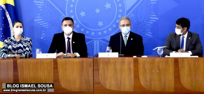 Governo Bolsonaro antecipa 2 milhões de doses da Pfizer para reforçar programa de vacinação