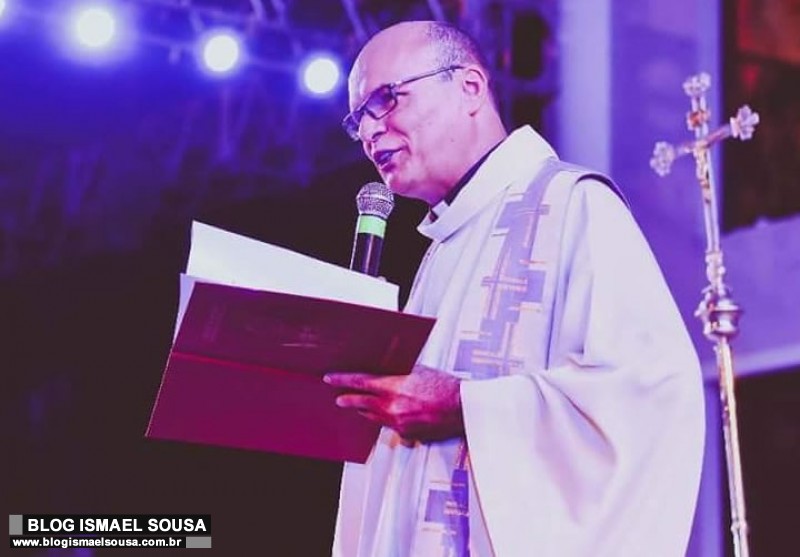 Padre FlÃ¡vio Ã© internado apÃ³s se submeter a cirurgia em Fortaleza