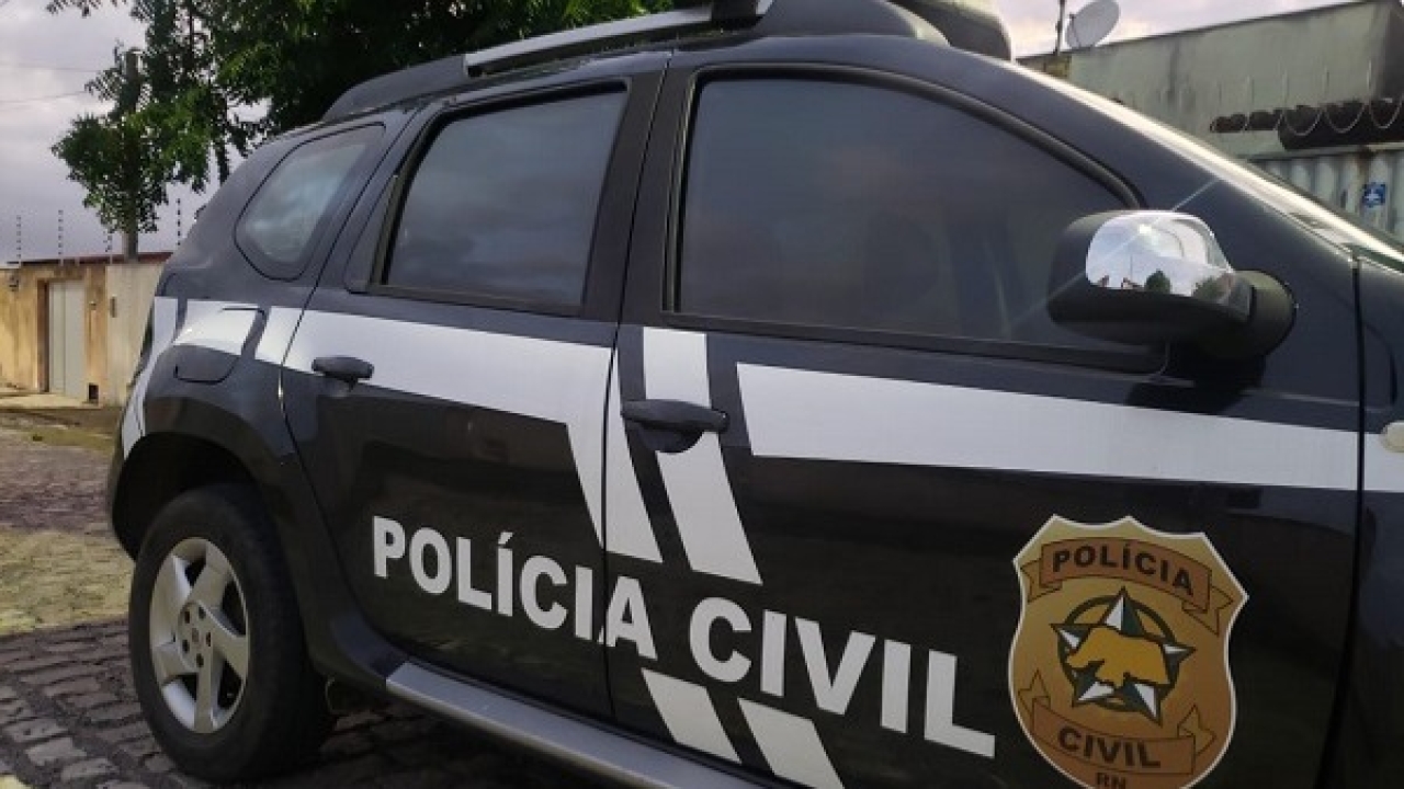Homem é preso por injúria racial após chamar garçonete de 'macaca' em Mossoró