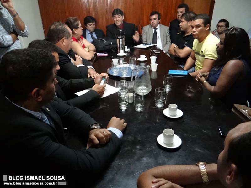 MÃ©dicos cubanos solicitam apoio dos vereadores para o reajuste do auxÃ­lio moradia