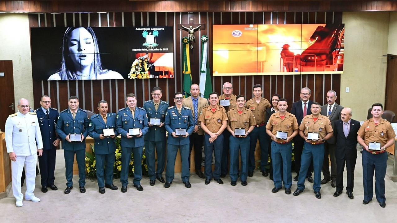 Bombeiros do RN homenageados em sessão promovida por Neilton Diógenes