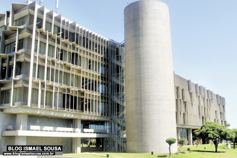 Petistas ainda ocupam cargos de 2Âº e 3Âº escalÃµes do governo