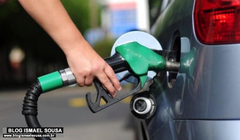 Gasolina vendida nas refinarias estÃ¡ mais barata hoje