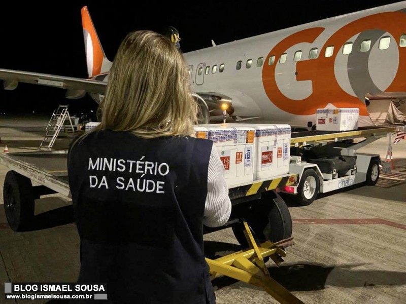 Governo Bolsonaro vai enviar 43 mil doses da Pfzier ao RN e municípios podem diminuir faixa etária