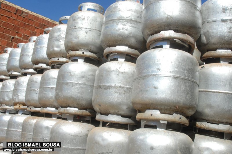 Governo quer reduzir pela metade o preÃ§o do gÃ¡s de cozinha, diz Guedes