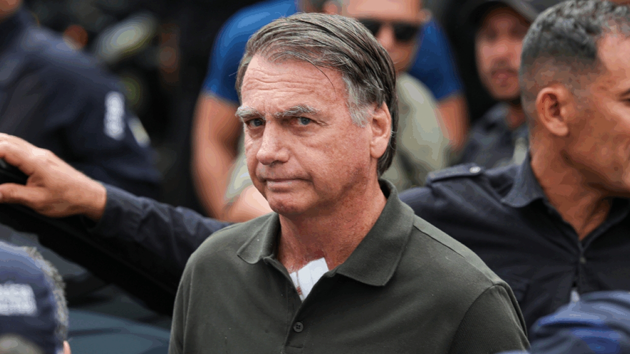 Com saúde debilitada, Bolsonaro pode ter prisão domiciliar analisada pelo STF