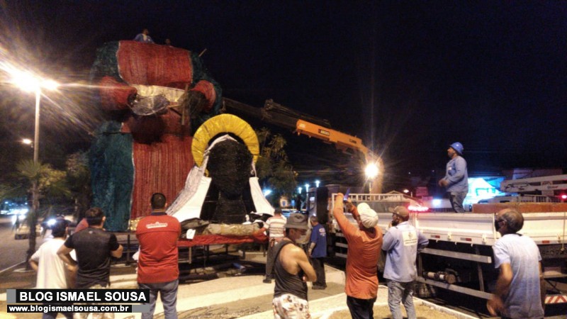 Imagem de Santa Luzia da Avenida Presidente Dutra ganha nova roupagem e iluminaÃ§Ã£o