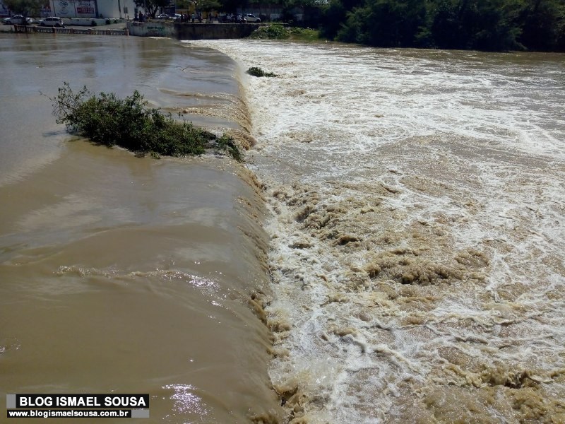 NÃ­vel do Rio MossorÃ³ sobe nas Ãºltimas horas e lÃ¢mina da barragem do Centro chega a 65 cm 