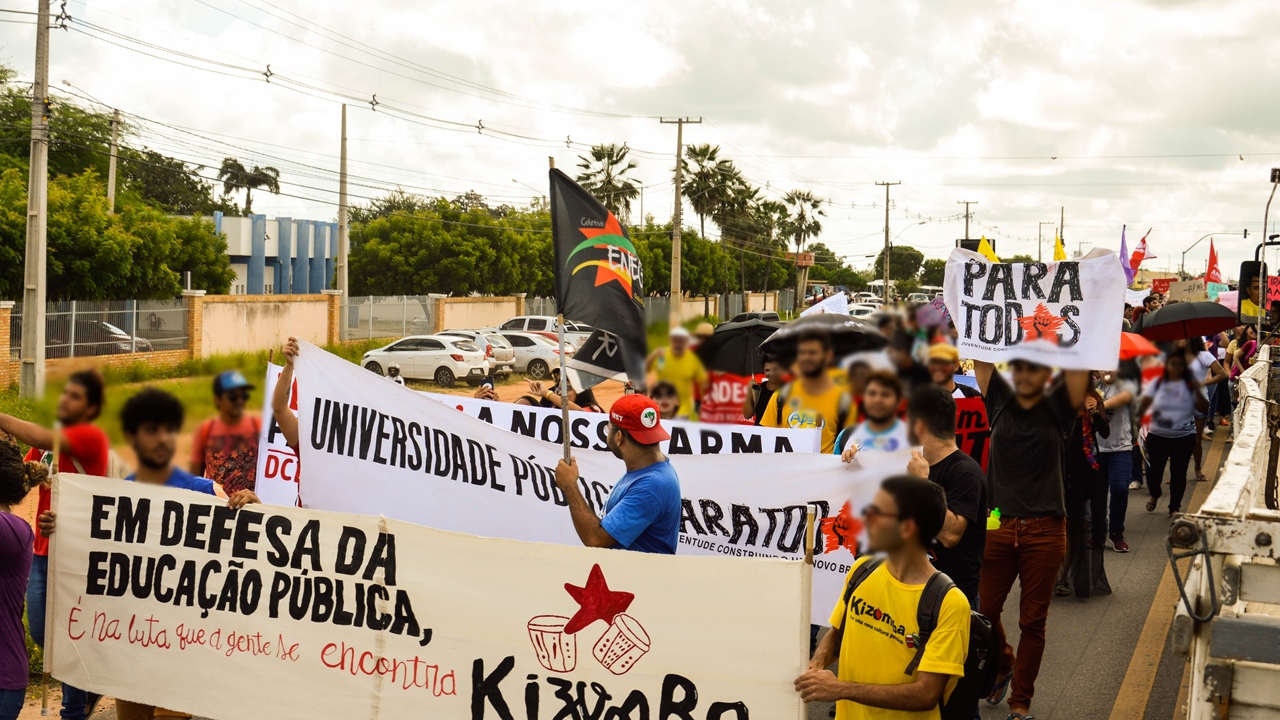 Cadê os estudantes de Mossoró nas ruas agora que o corte vem do 'pai Lula'?