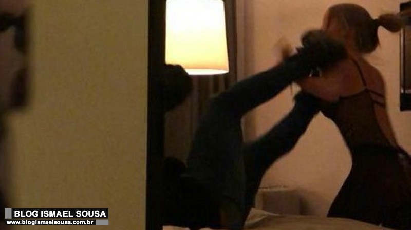Pai de Neymar diz que filho se defendeu de mulher que lhe daria garrafada