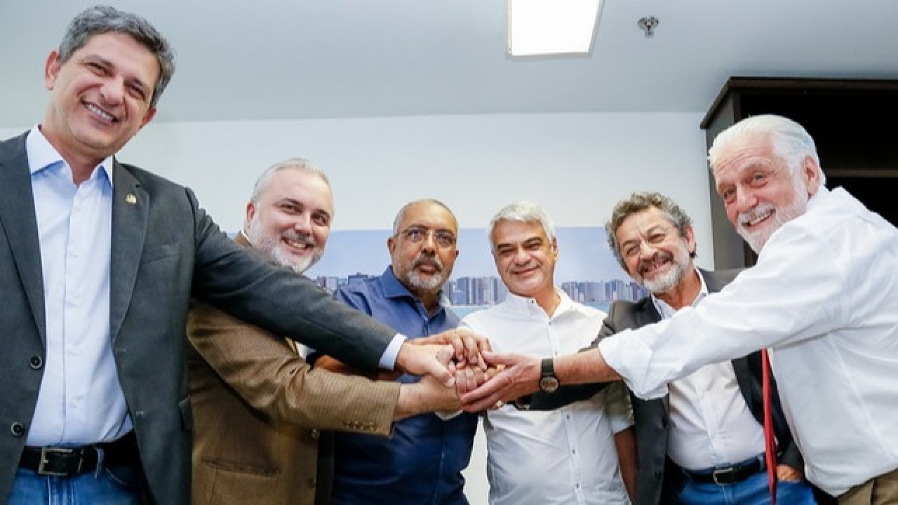 Todos os Senadores do PT votaram contra redução do ICMS sobre combustíveis 