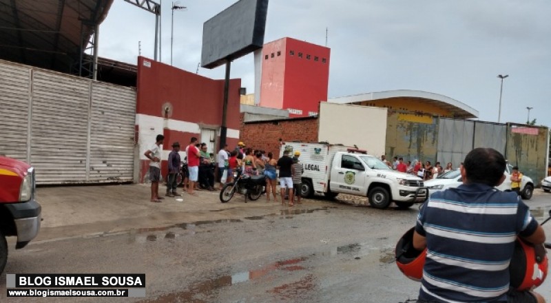 Corpos de duas mulheres sÃ£o encontrados em vala no bairro ParedÃµes, em MossorÃ³