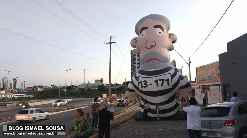 Lula Ã© recepcionado com "Pixuleco" durante convenÃ§Ã£o do PT em Natal