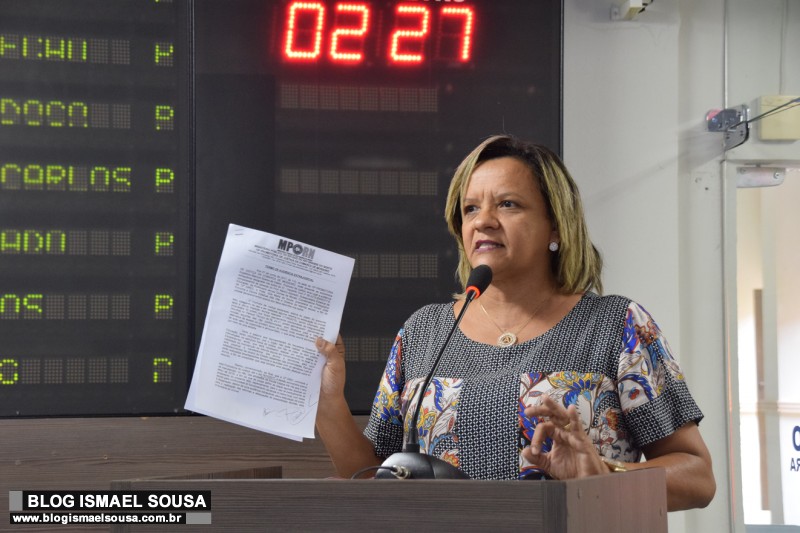 Vereadora protesta contra fechamento de escola que funciona hÃ¡ 26 anos