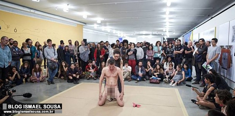 Museu Ã© acusado de pedofilia apÃ³s interaÃ§Ã£o de crianÃ§a com homem nu