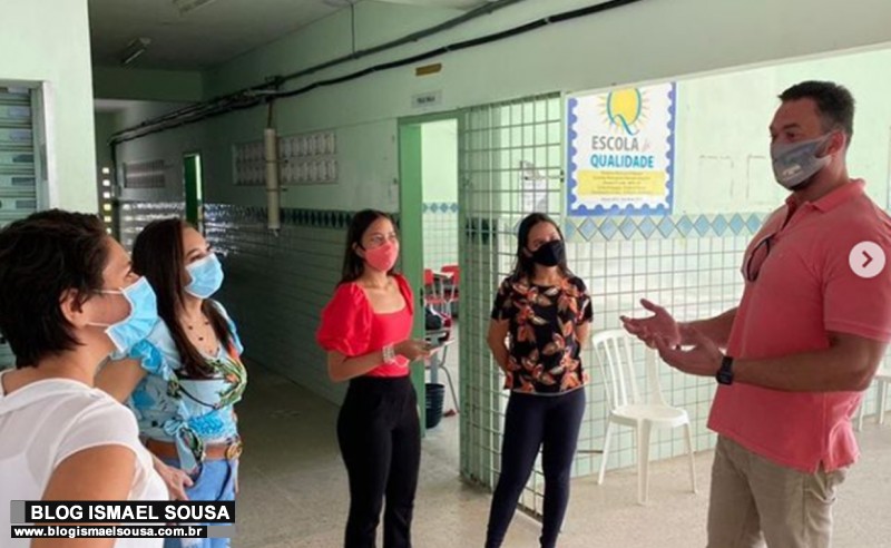 Styvenson acompanha retorno das aulas presenciais em escola de Mossoró