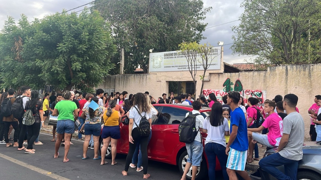 Educação abandonada na gestão da ‘professora’ Fátima Bezerra