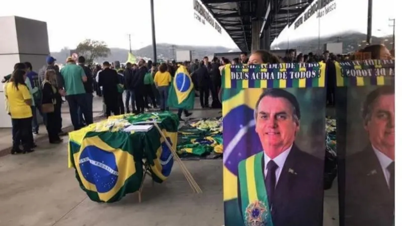 Brasmarket: Bolsonaro lidera com 47,7% das intenções de voto contra 41,8% de Lula