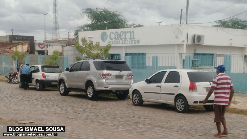 Bandidos fazem arrastÃ£o em escritÃ³rio da Caern no Alto de SÃ£o Manoel