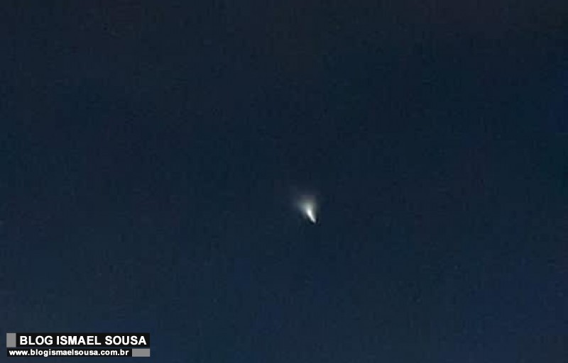 UFO? Luz misteriosa Ã© vista no cÃ©u de MossorÃ³