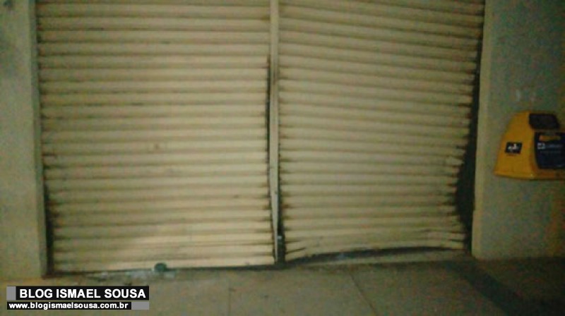 Terror na madrugada: Bandidos tentam arrombar agÃªncia dos Correios de BaraÃºna