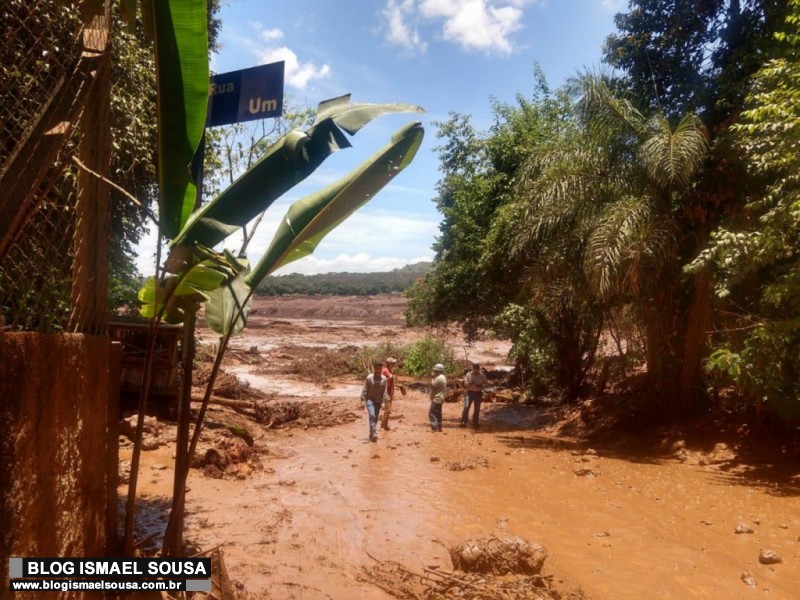Barragem da mineradora Vale se rompe e deixa rastro de destruiÃ§Ã£o em Minas Gerais