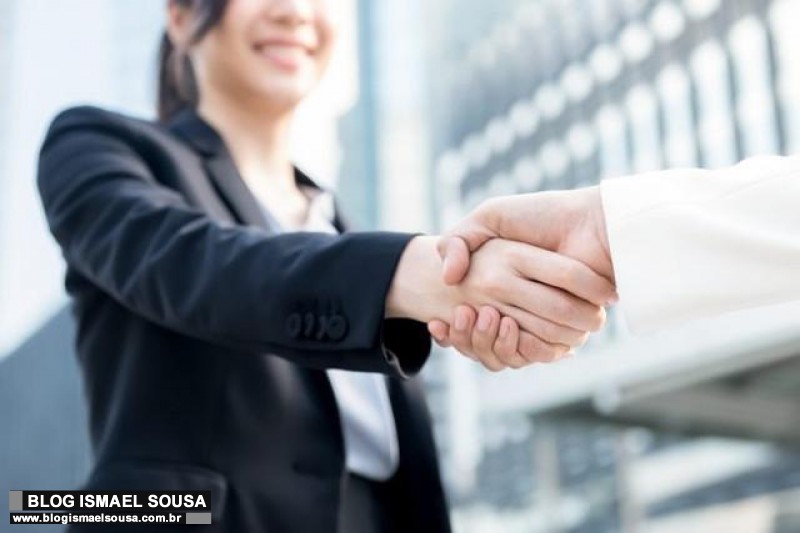 Ampla Planos de Saúde - contrata-se vendedores internos
