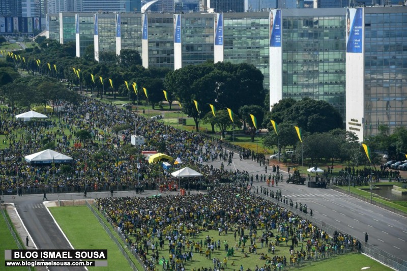 Posse de Bolsonaro atrai mais pÃºblico do que de Lula e Dilma juntas