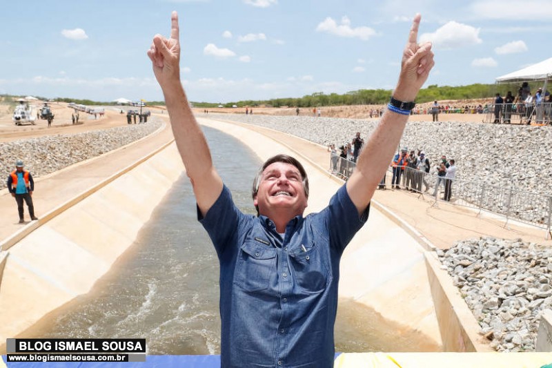 Pesquisa CNN Brasil mostra Bolsonaro dez pontos Ã  frente de Lula