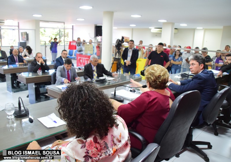 CMM aprova suspensÃ£o de mensalidade sindical obrigatÃ³ria do servidor aos sindicatos