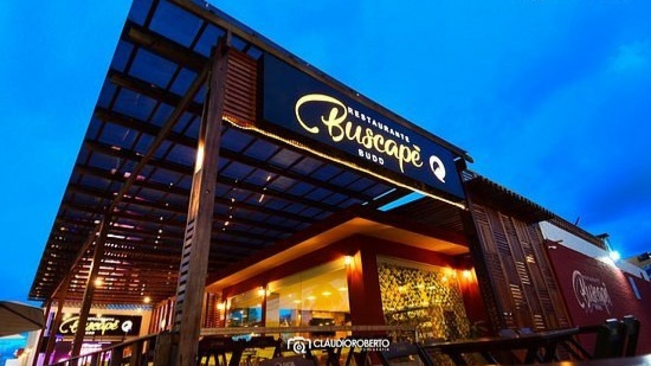 Casal gay denuncia que foi excluído de promoção de desconto para casais em restaurante de Mossoró